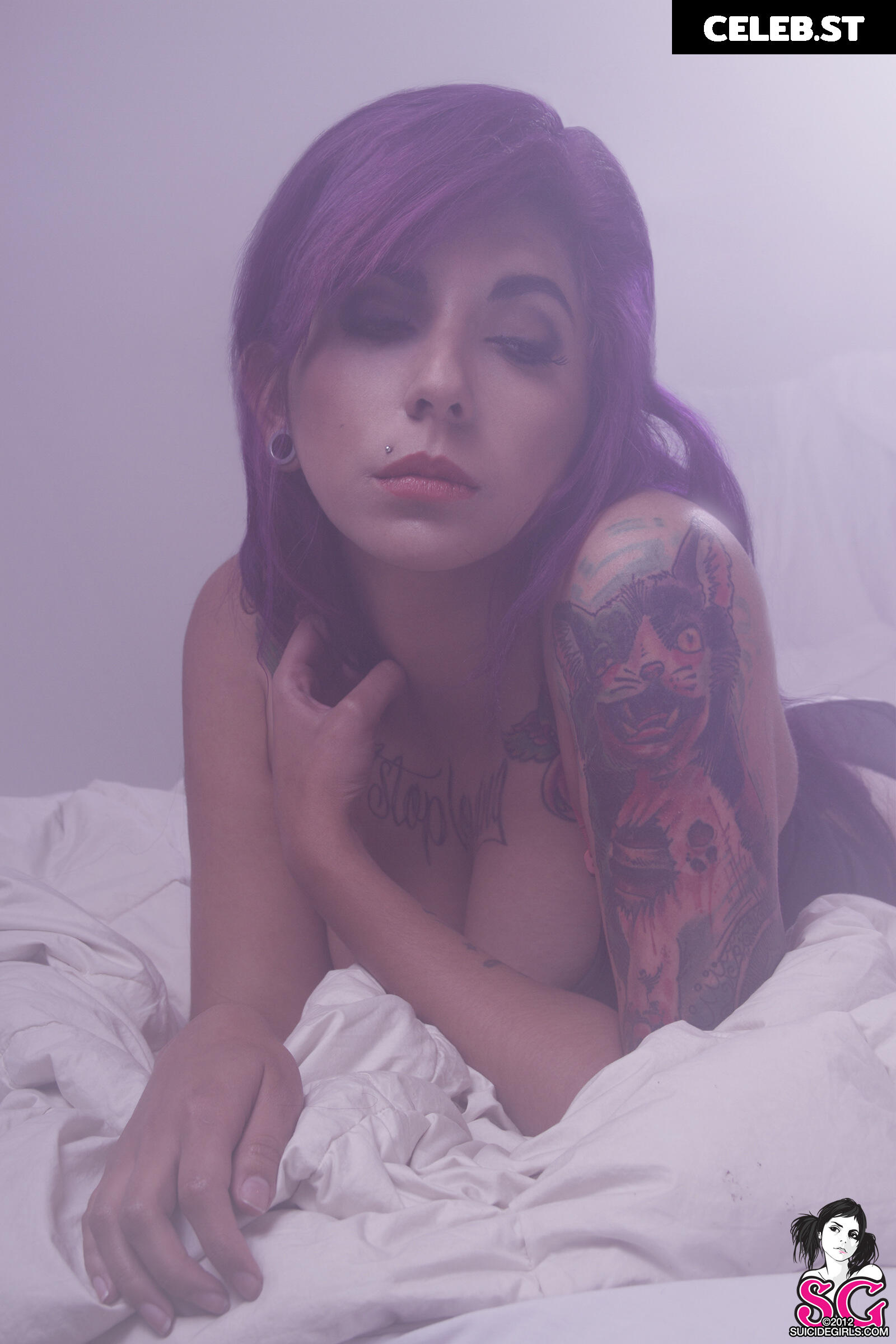 Nathalie Hardy / Milou Suicide Image 20544050