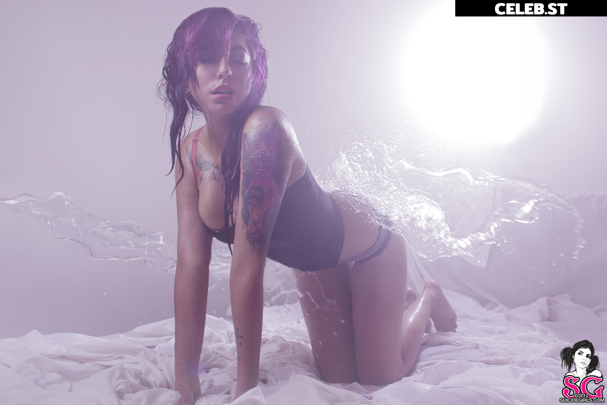 Nathalie Hardy / Milou Suicide Image 20544042