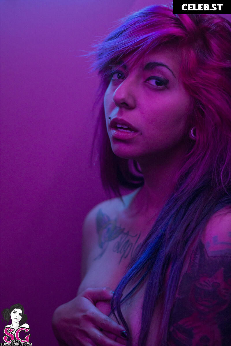 Nathalie Hardy / Milou Suicide Image 20543978