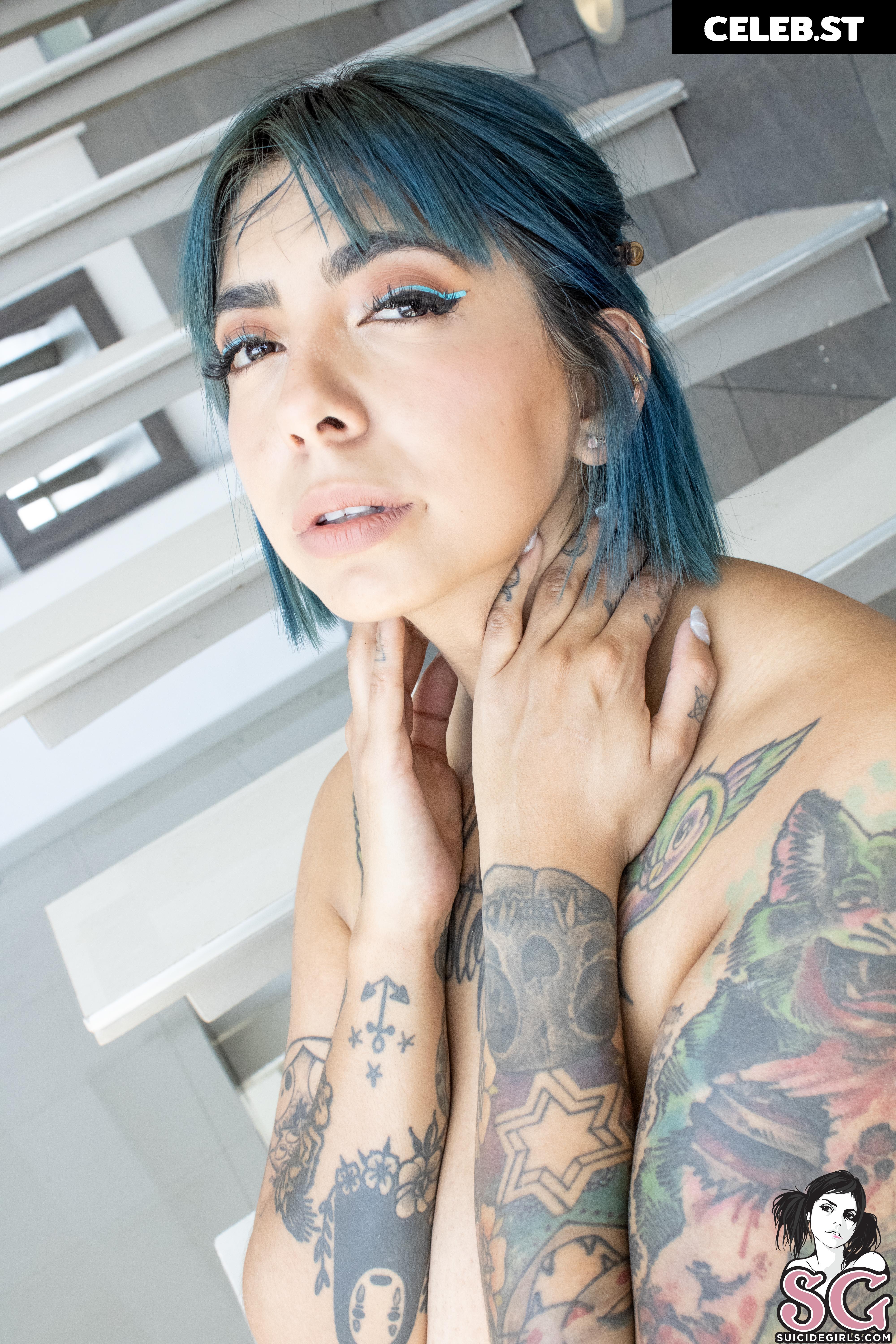 Nathalie Hardy / Milou Suicide Image 20543775
