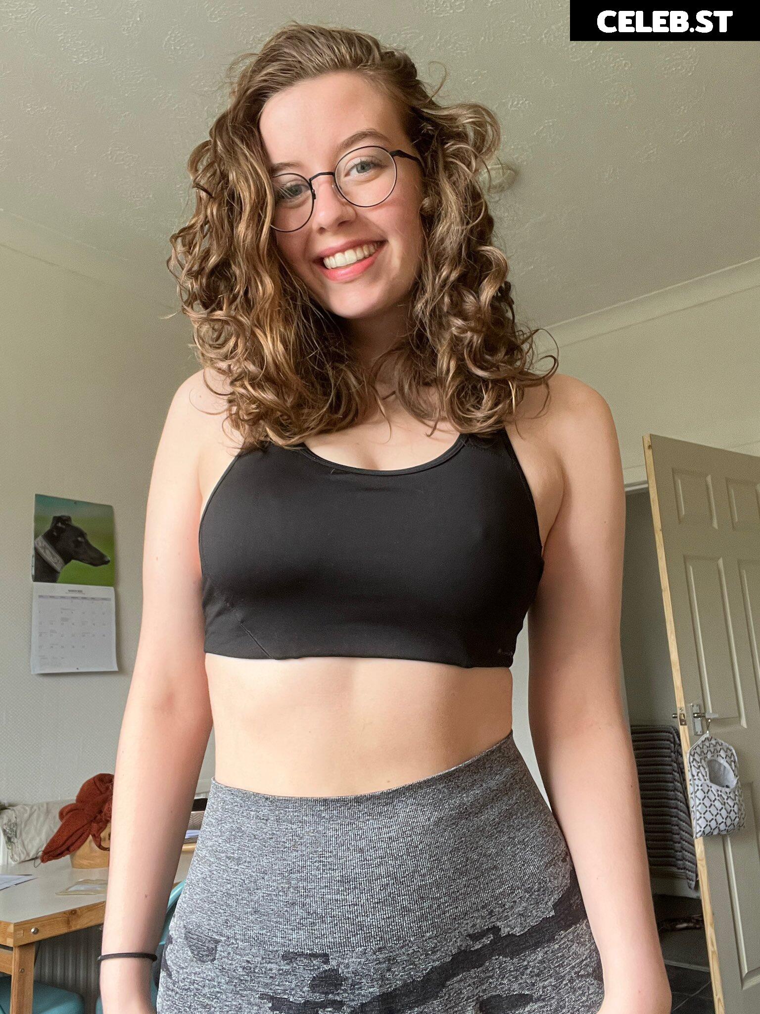 Tallassgirl - Jo Munroe Image 20542263