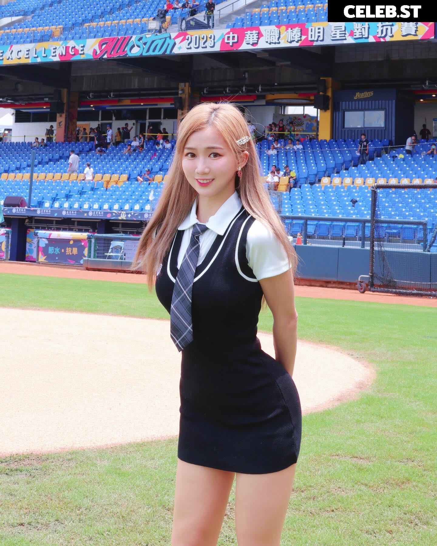 秀秀子Emily (Showshowz1124) Image 20512920