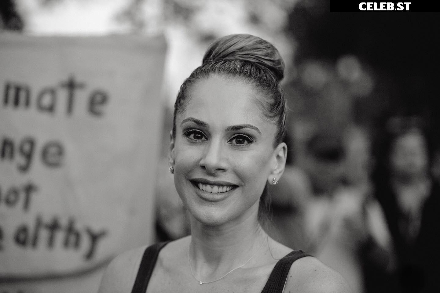 Ana Kasparian Image 20523439