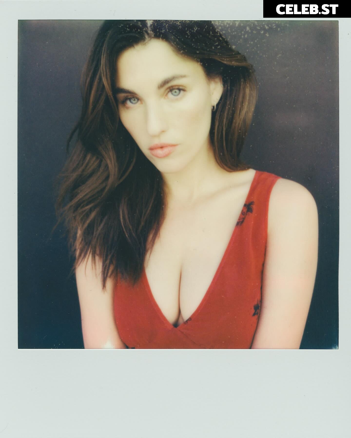 Rainey Qualley Image 20523016