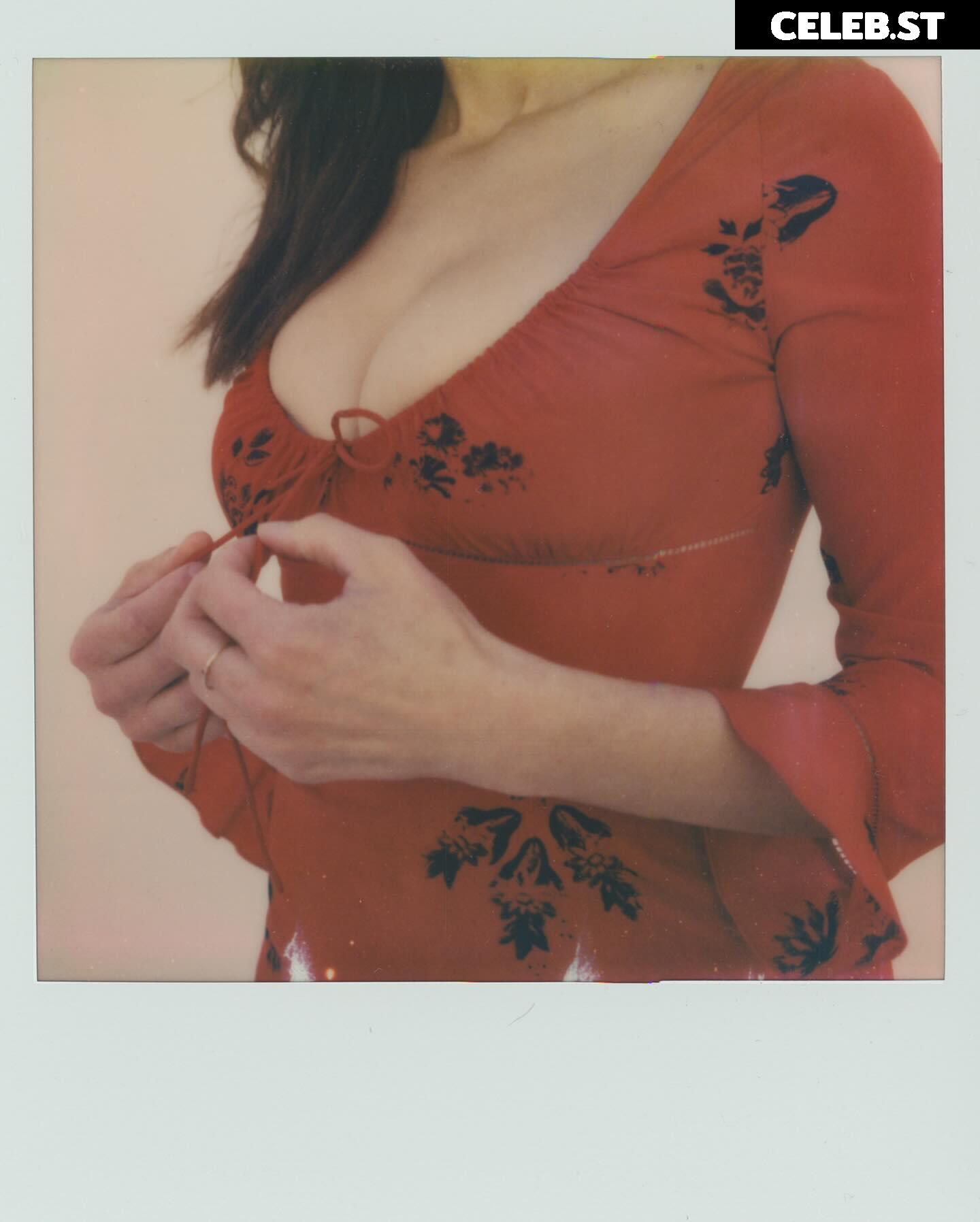 Rainey Qualley Image 20523015