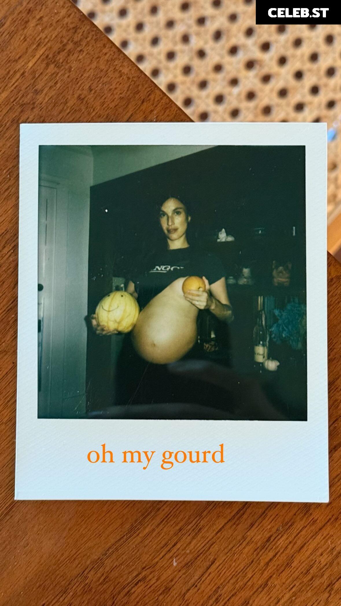 Rainey Qualley Image 20523048