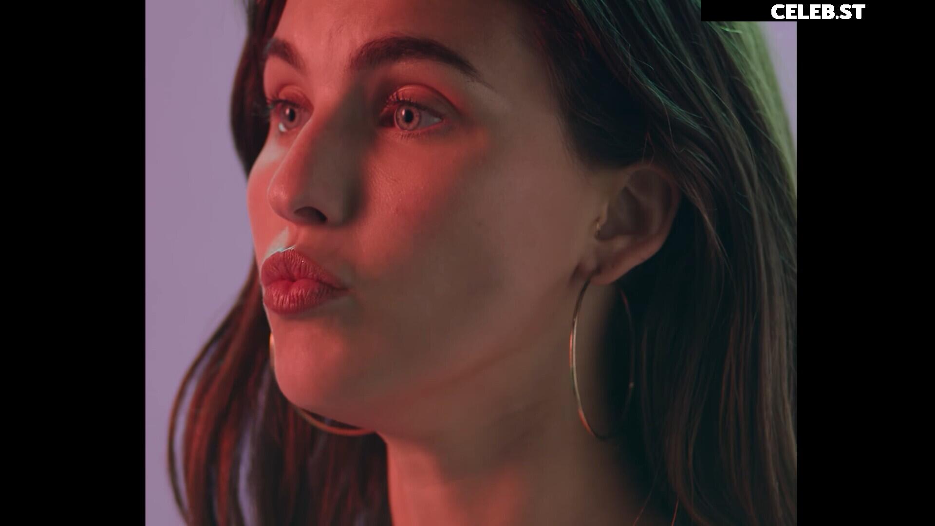 Rainey Qualley Image 20522974