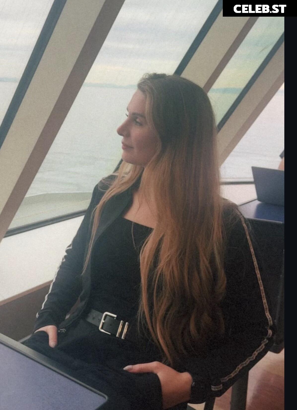 Lauren Southern Image 20538090