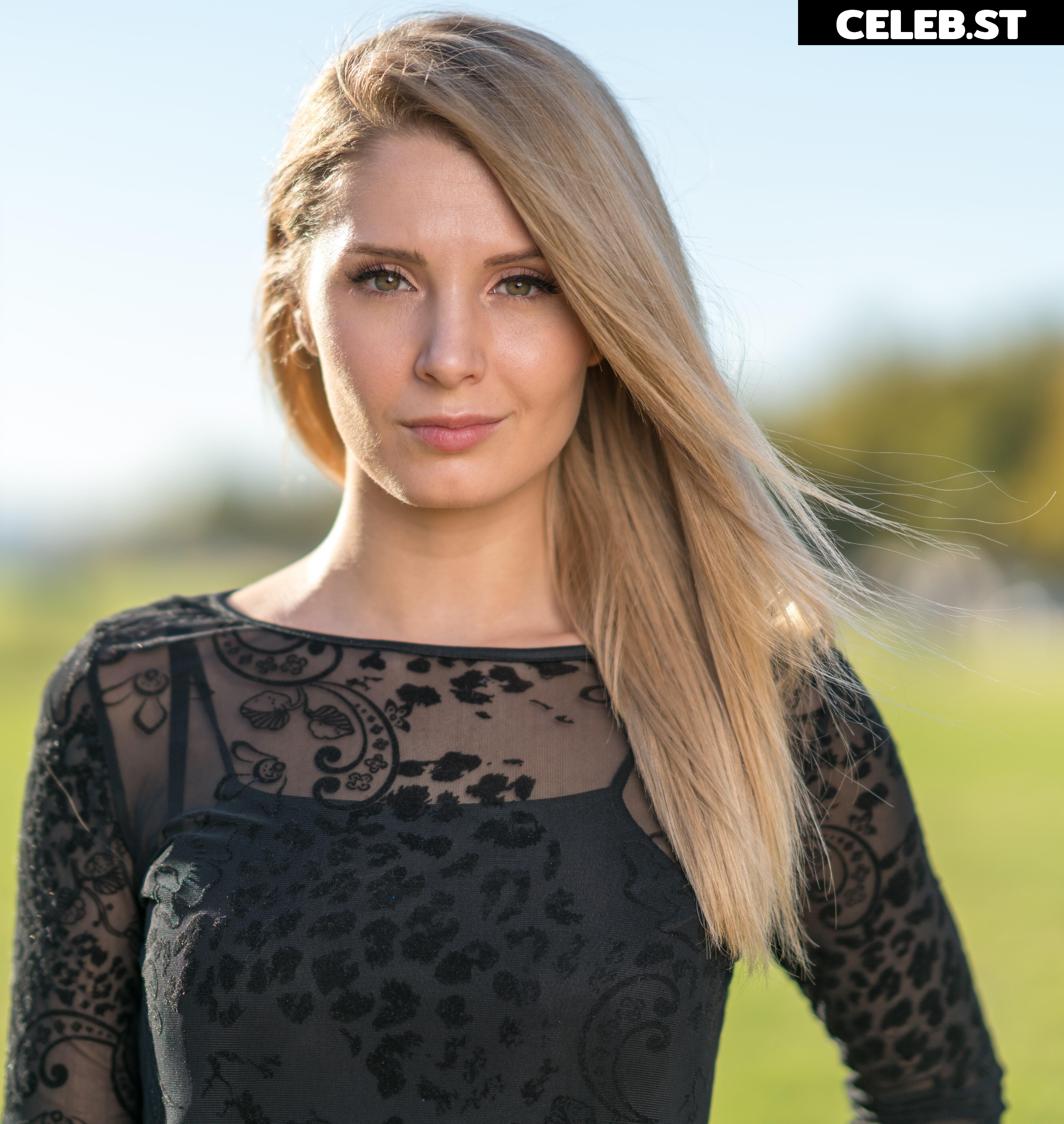 Lauren Southern Image 20538024