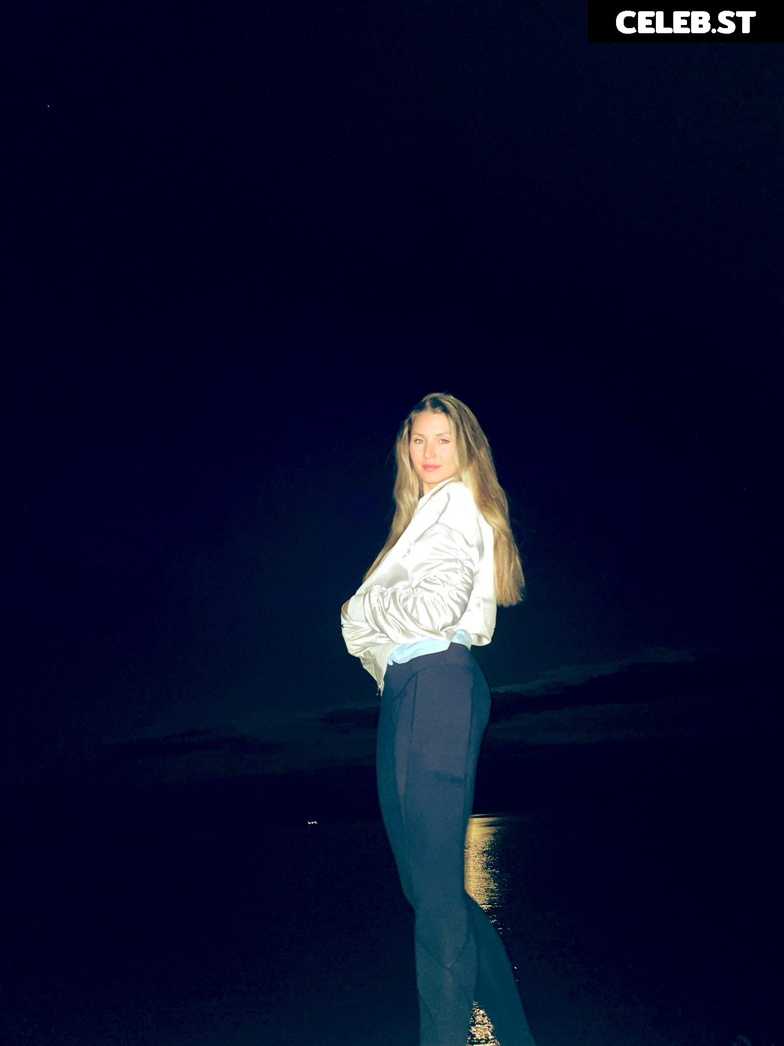 Lauren Southern Image 20538066