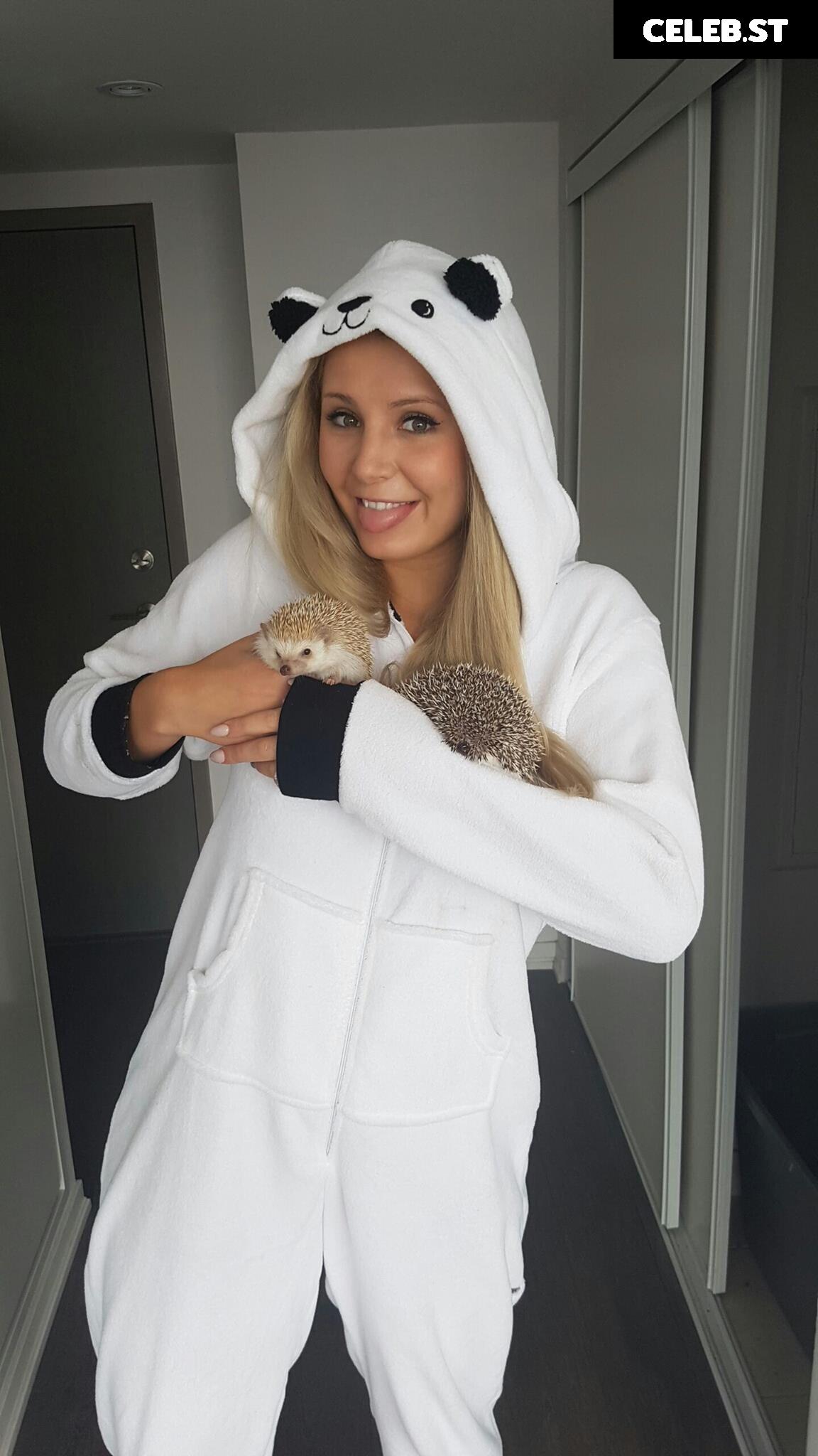 Lauren Southern Image 20537978