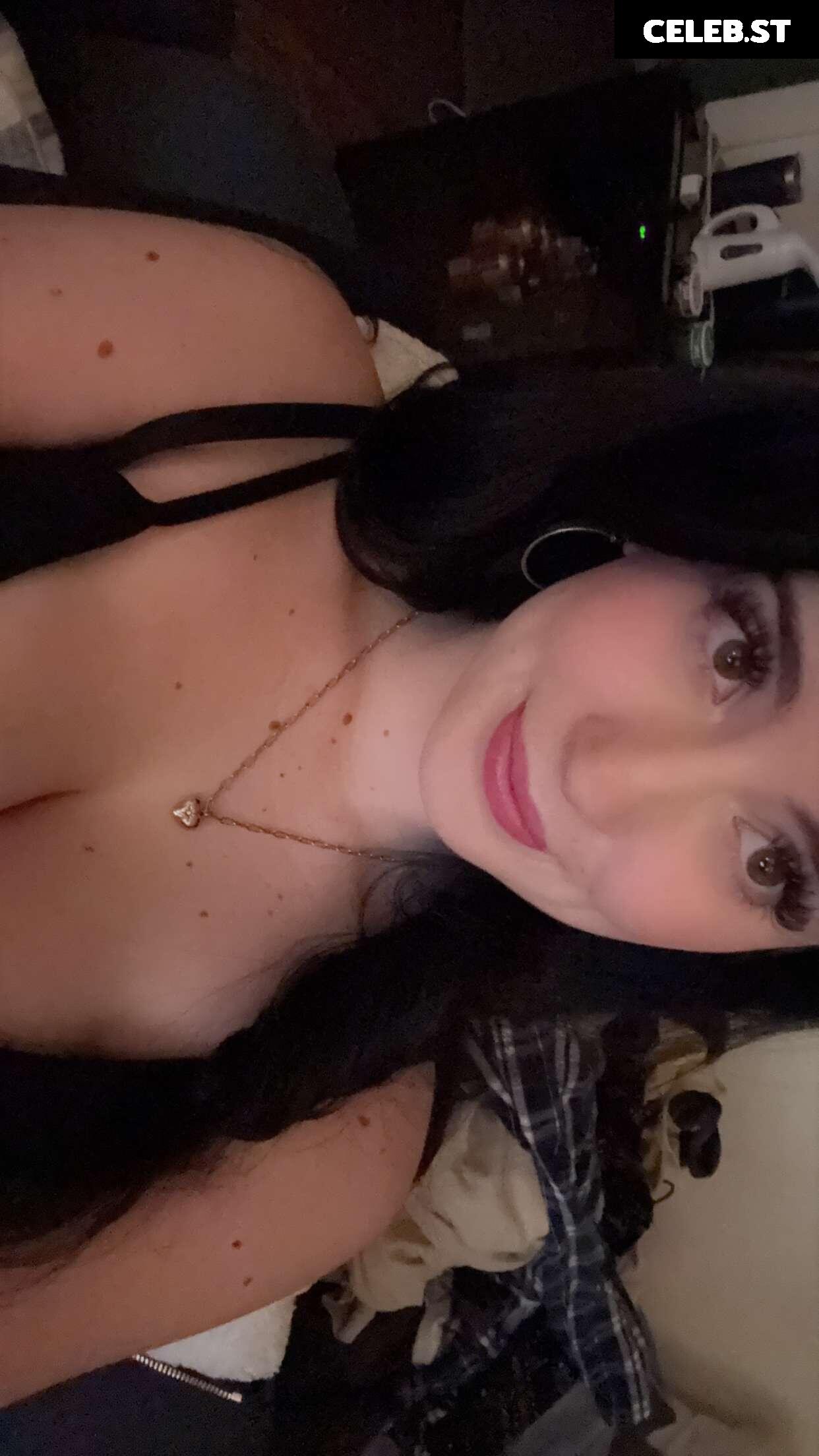 Hotblockchain / Emily Cocea / cryptobaddie1 Image 20595858