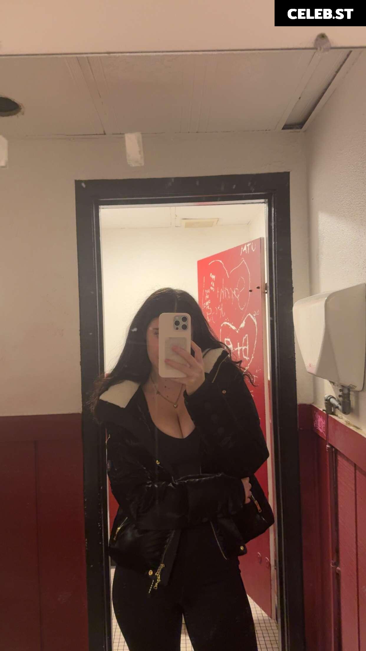 Hotblockchain / Emily Cocea / cryptobaddie1 Image 20595876