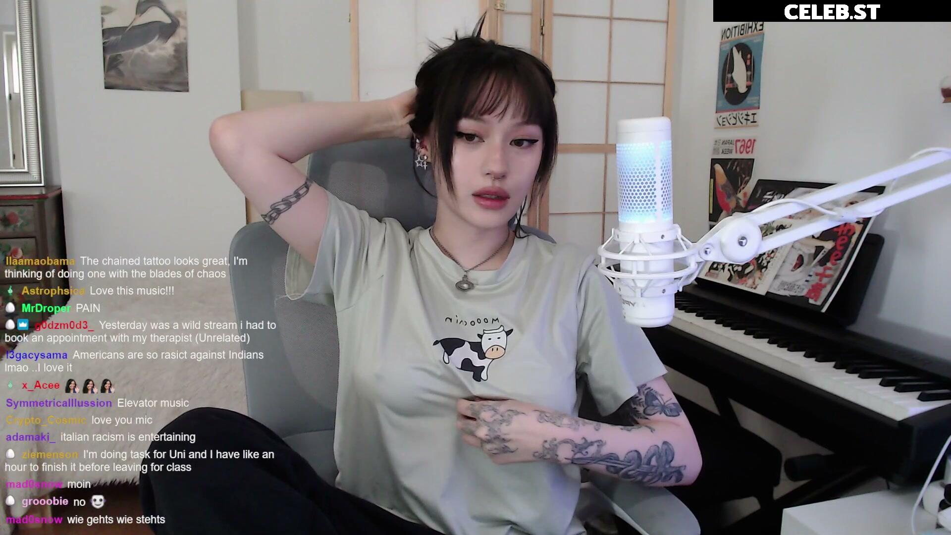 JadeyAnh | vylerria Image 20595422