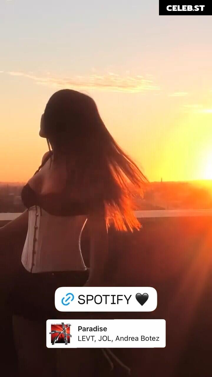 Andrea Botez (leaks = ban) Image 20592494