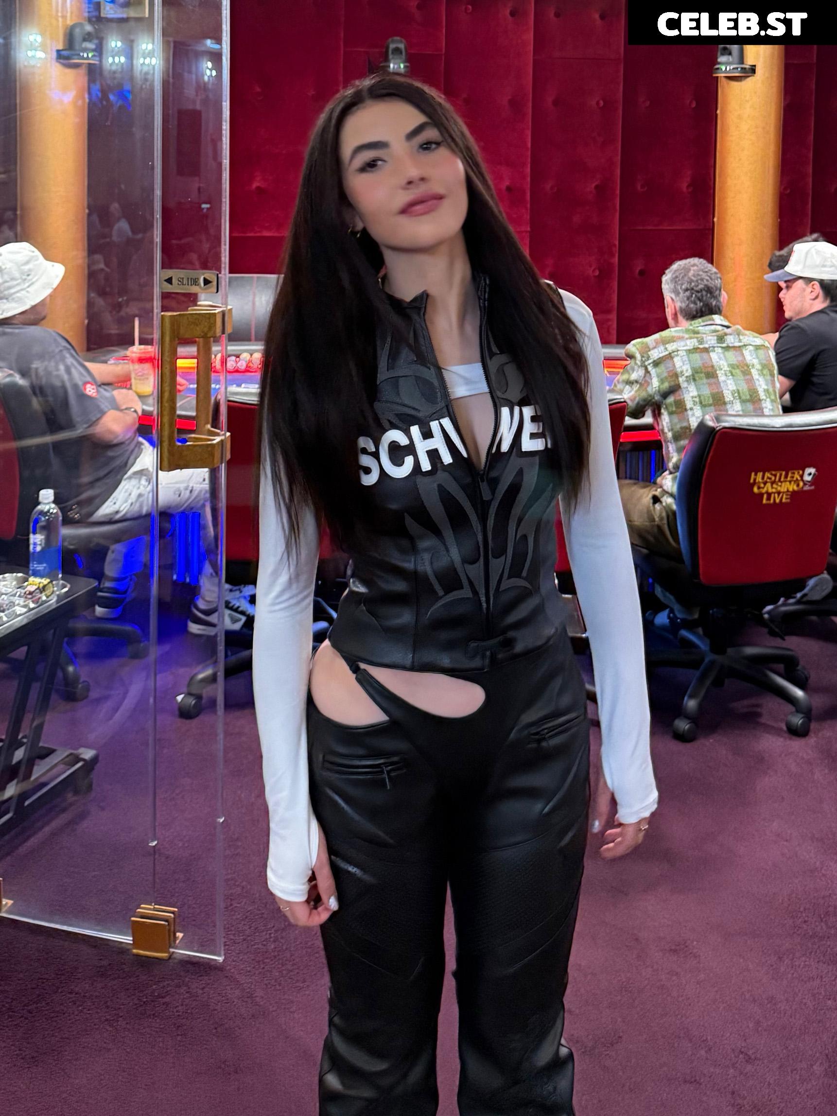 Andrea Botez (leaks = ban) Image 20592485