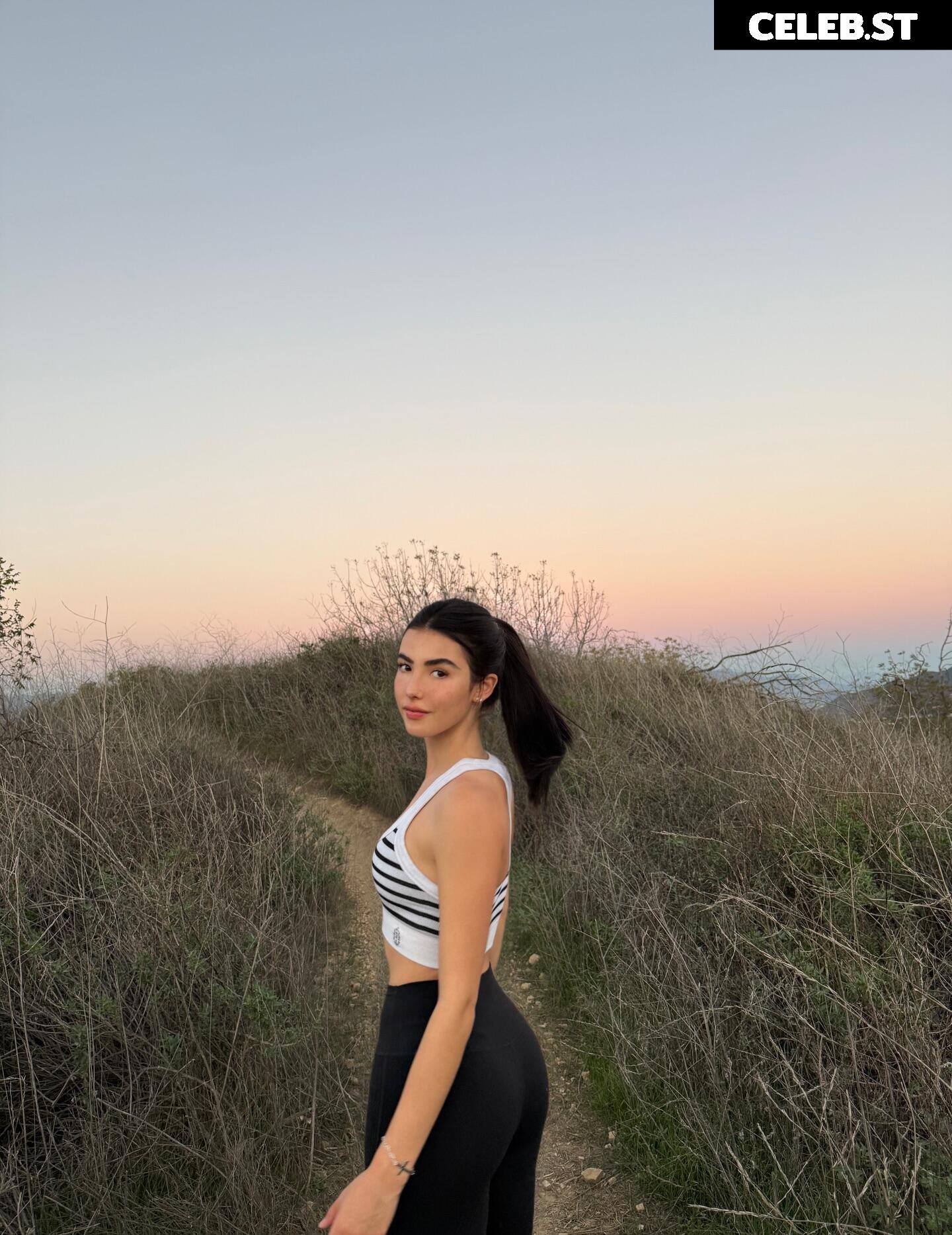 Andrea Botez (leaks = ban) Image 20592321