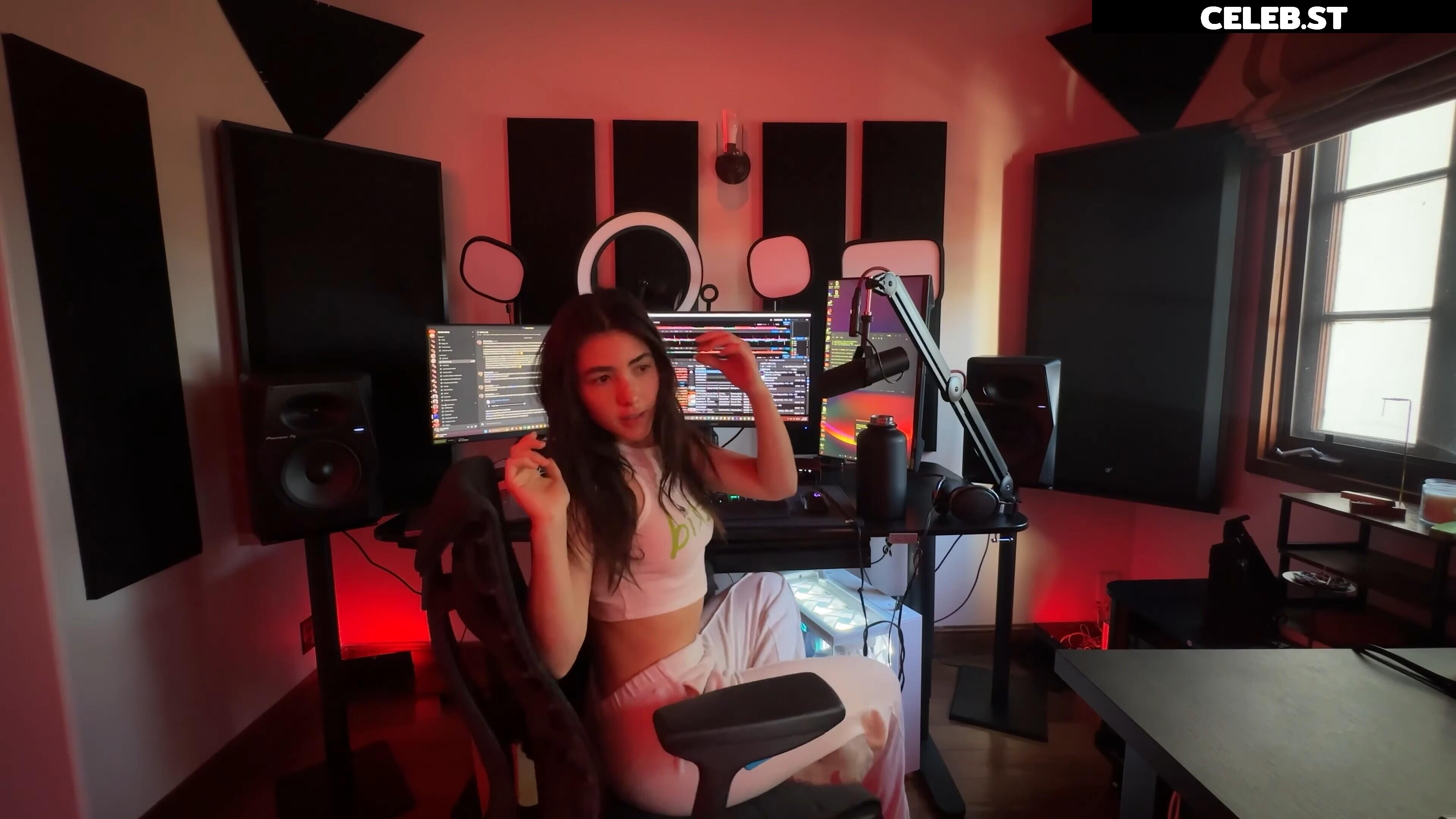 Andrea Botez (leaks = ban) Image 20592216
