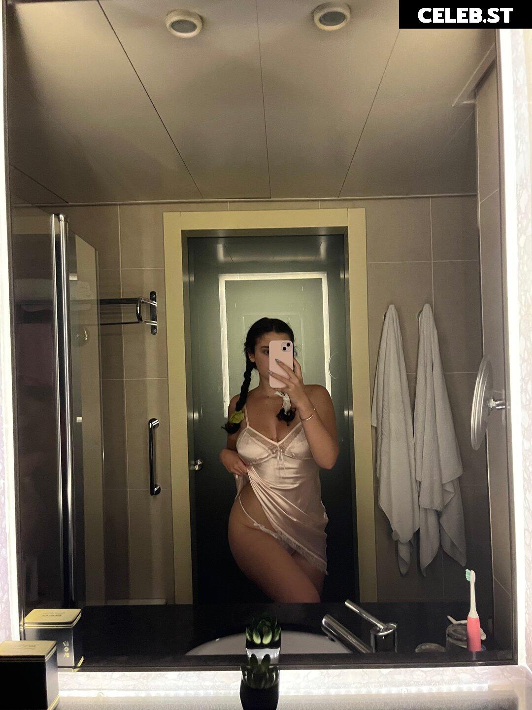 Hotblockchain / Emily Cocea / cryptobaddie1 Image 20589093