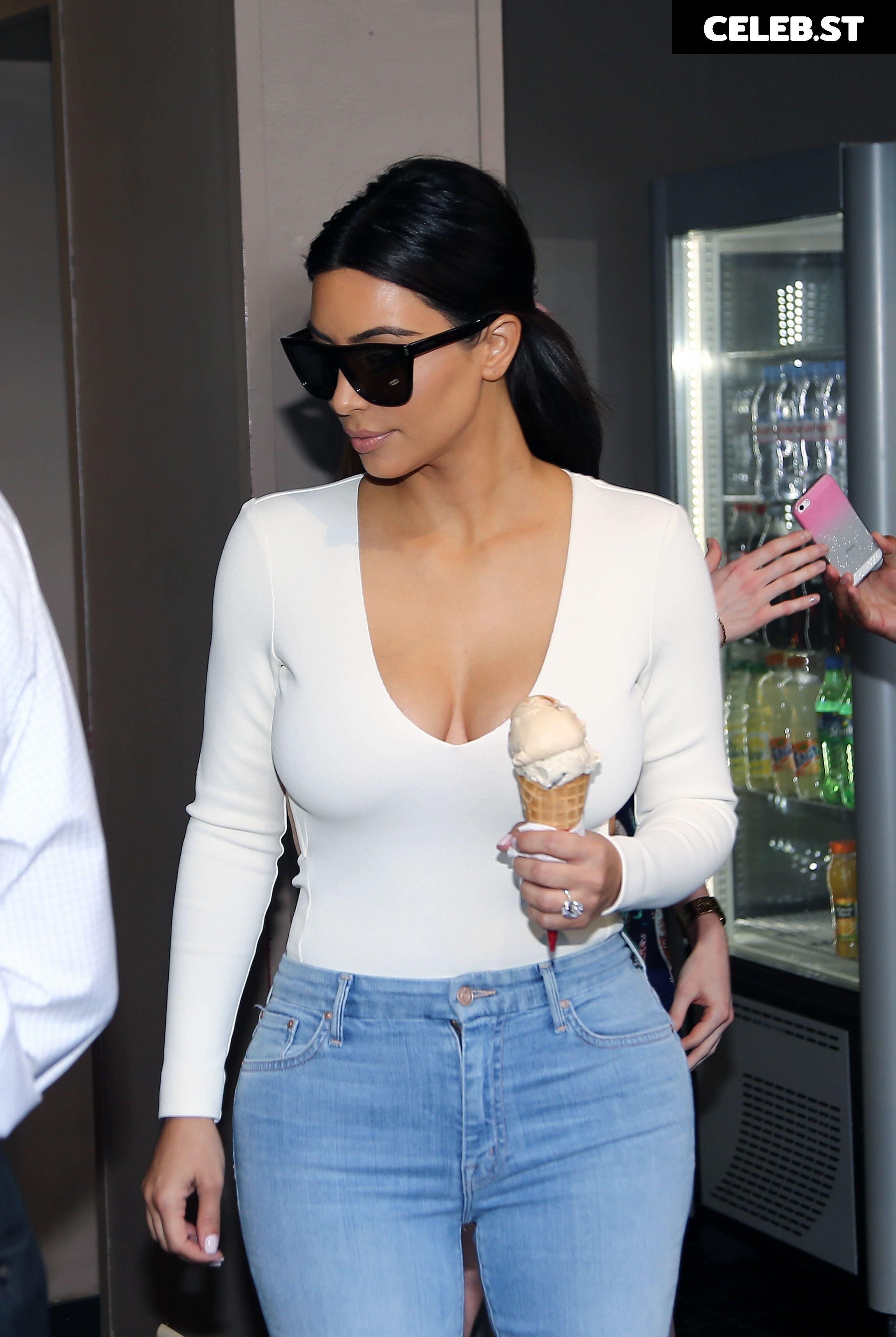 Kim Kardashian Image 2042860