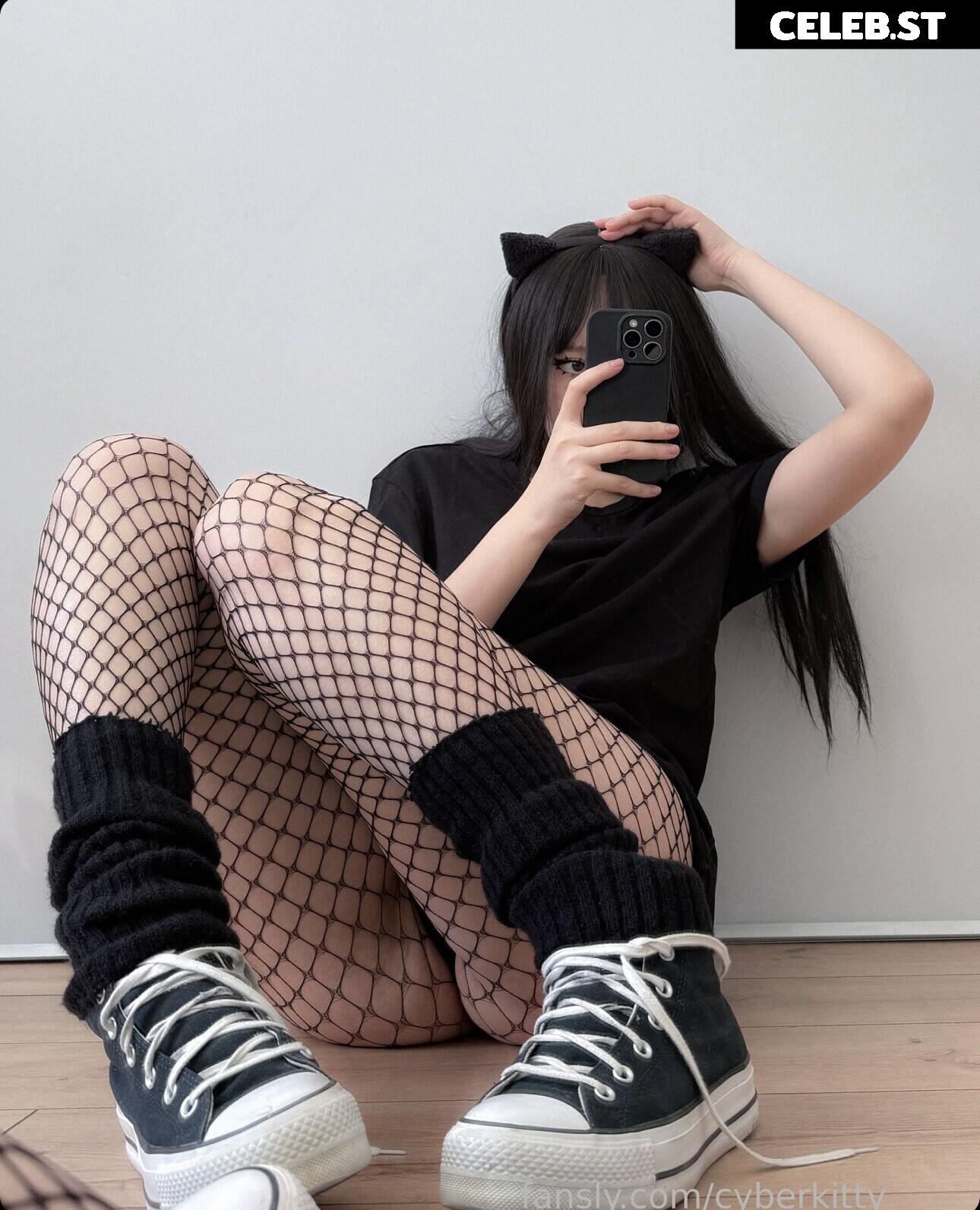 cyberkitty_____  / Dayana Yessembayeva / cyberkitty Image 20358593