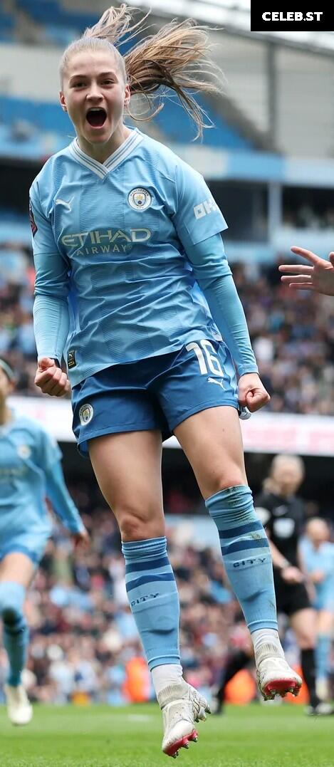 Female football/soccer players Image 20354101