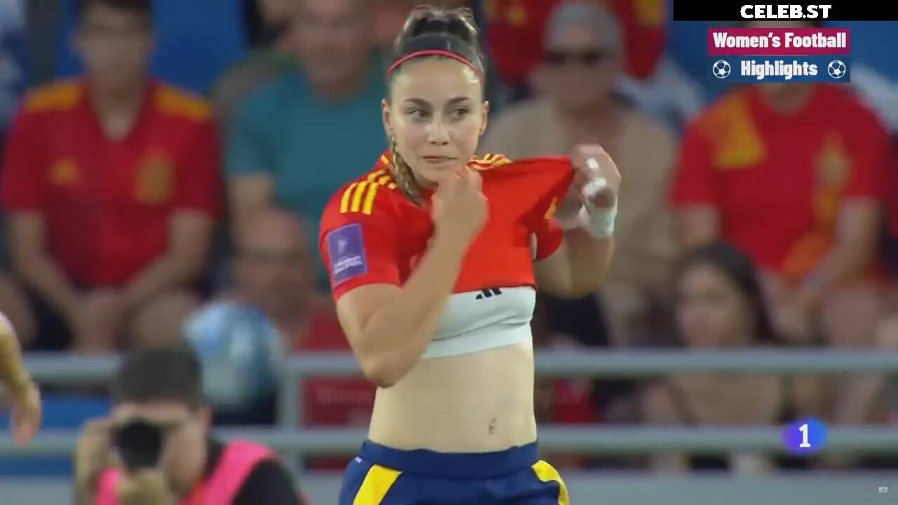 Female football/soccer players Image 20354145