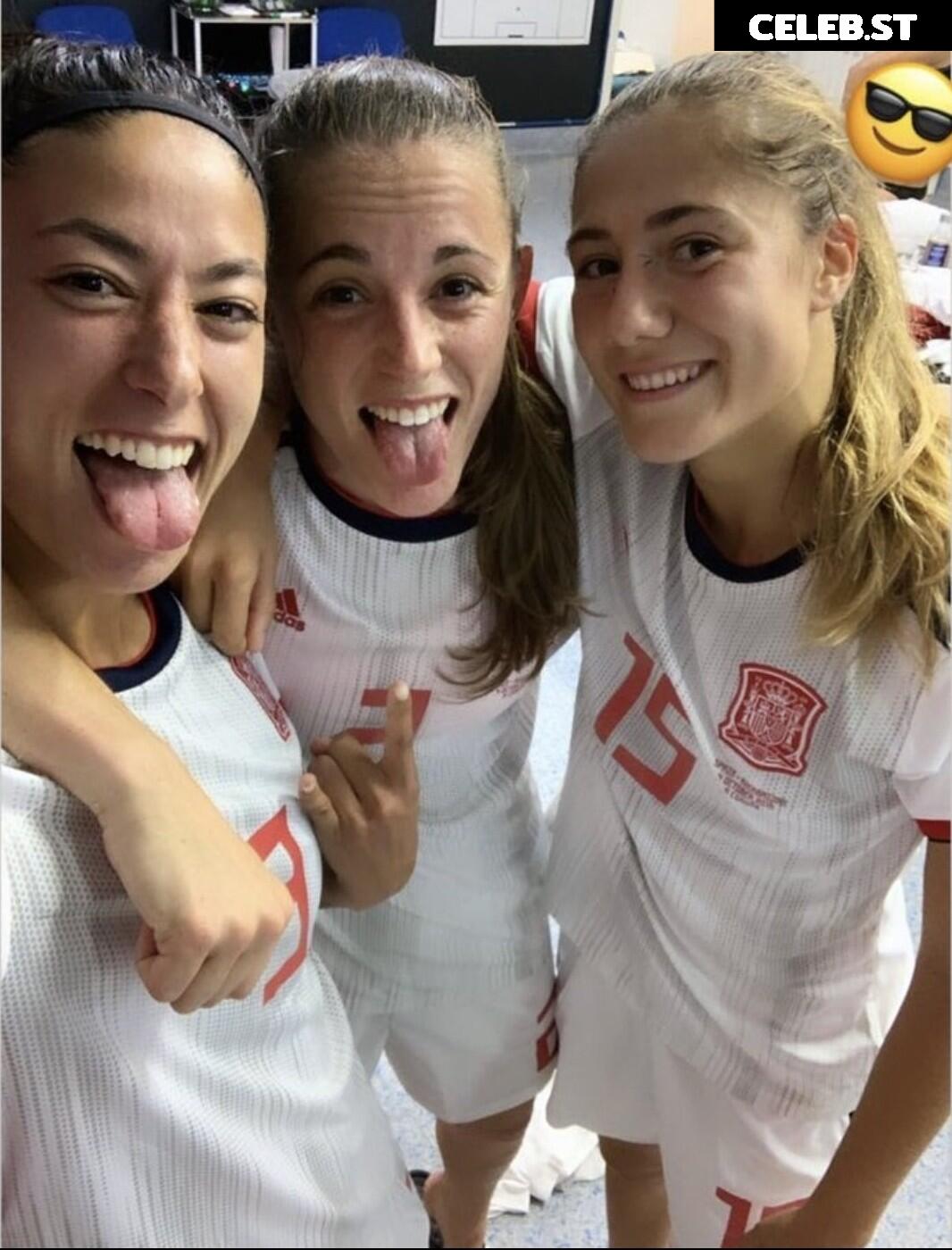 Female football/soccer players Image 20354094