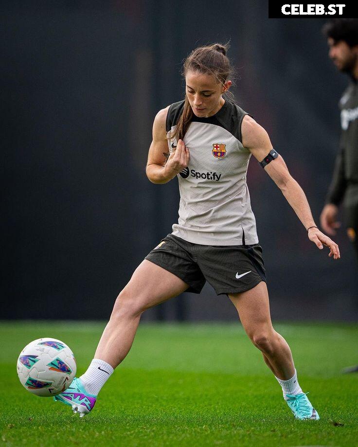 Female football/soccer players Image 20354085