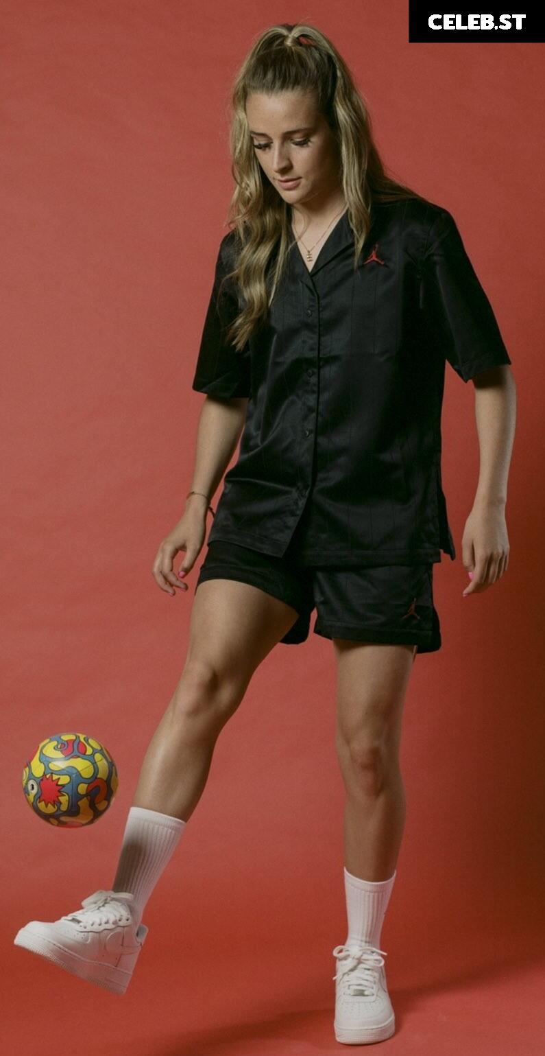 Female football/soccer players Image 20354046