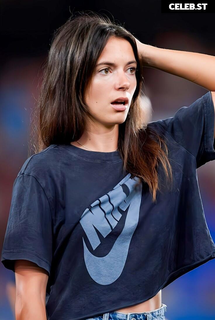Female football/soccer players Image 20354316