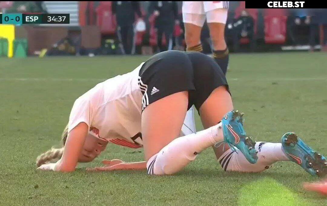 Female football/soccer players Image 20354337