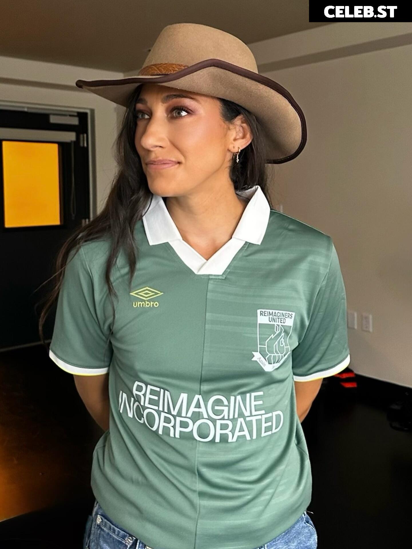 Female football/soccer players Image 20354264