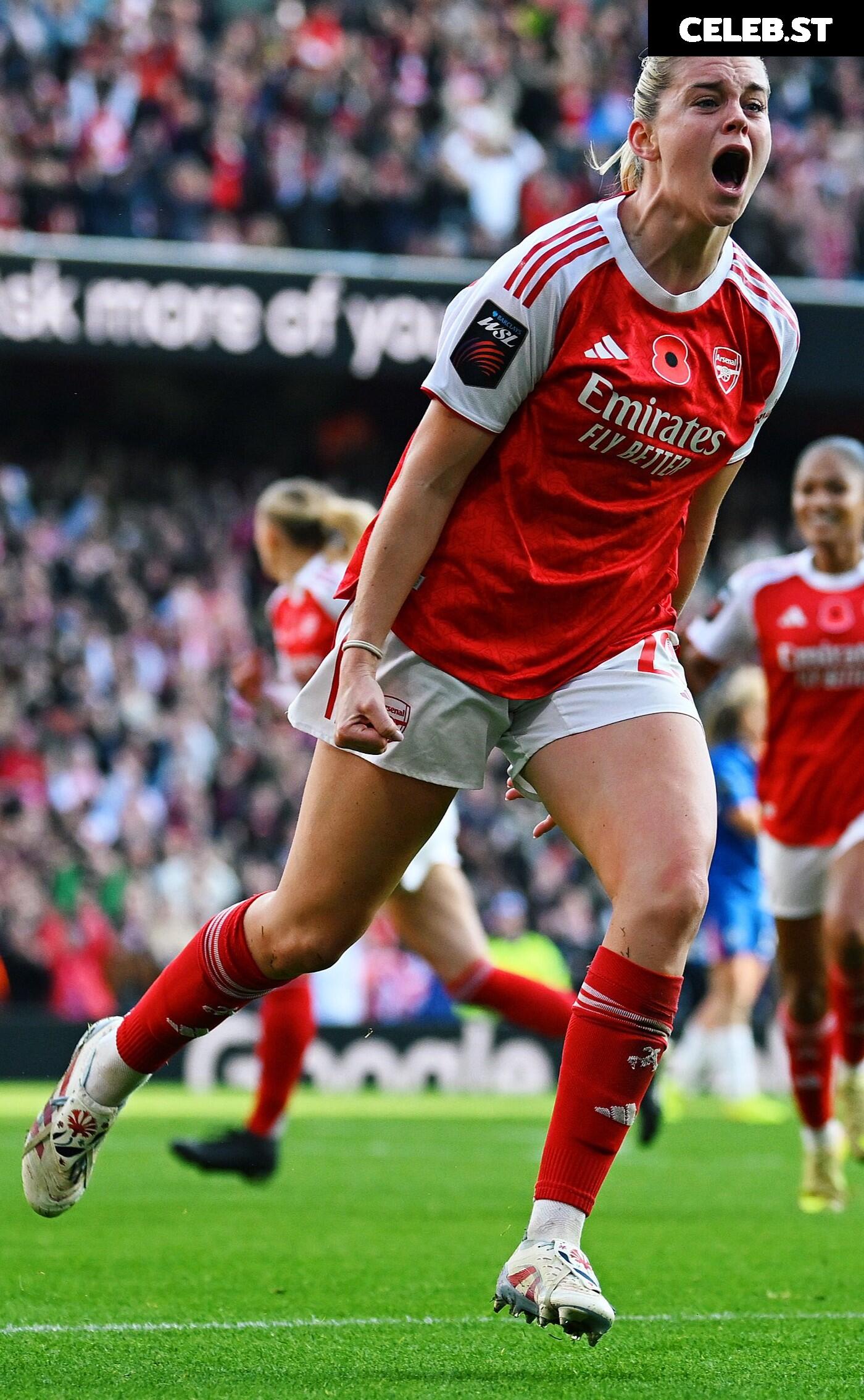 Female football/soccer players Image 20354247