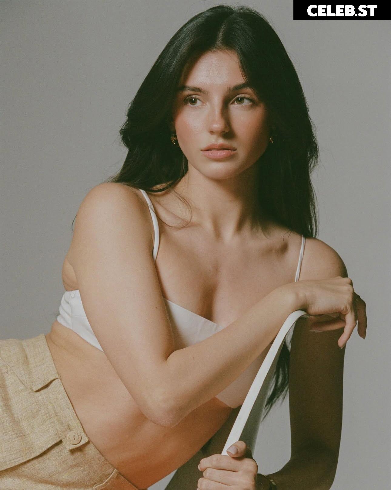 sav - savannah_demers - savannahraedemers Image 20357033
