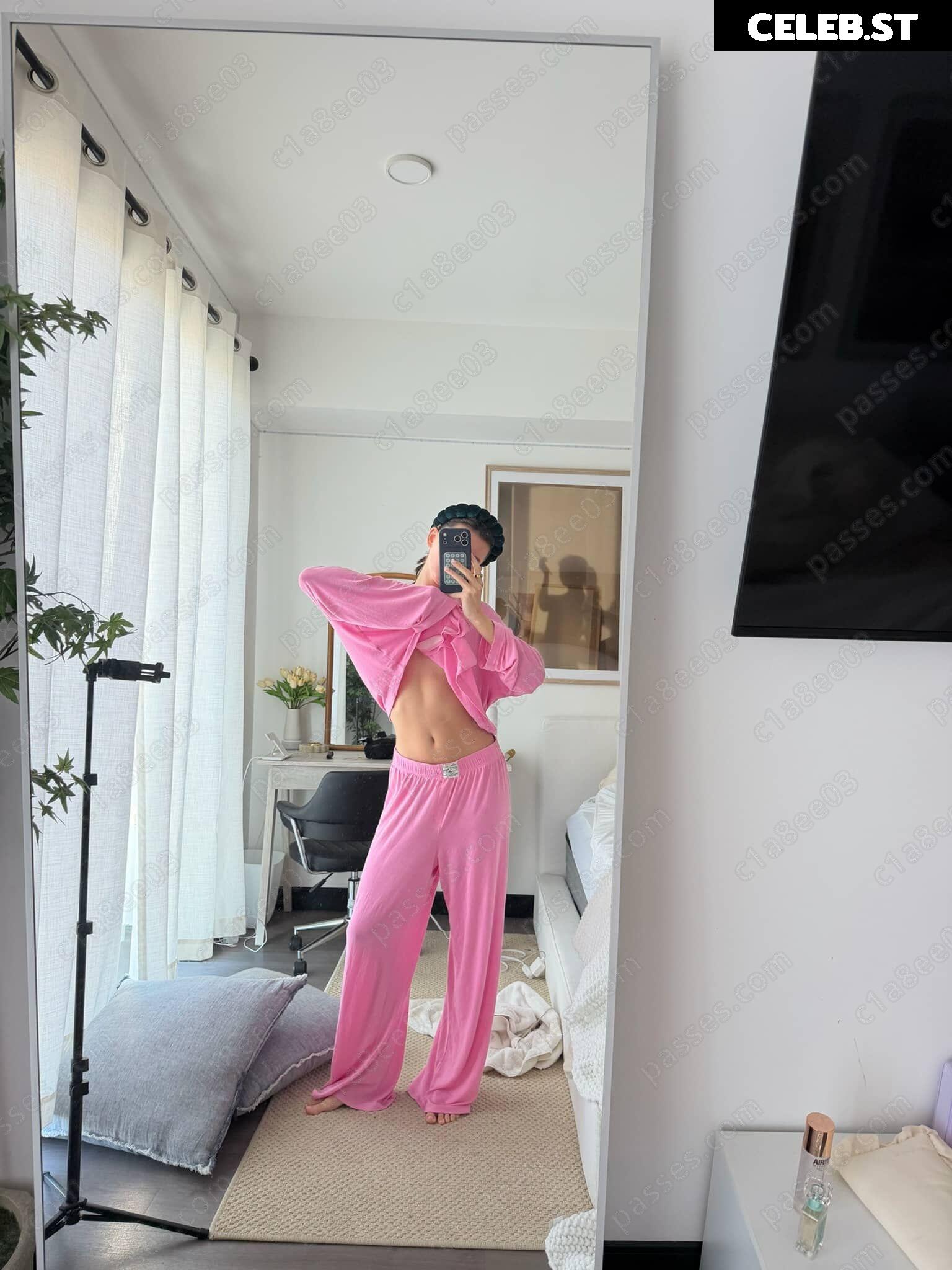 sav - savannah_demers - savannahraedemers Image 20357399