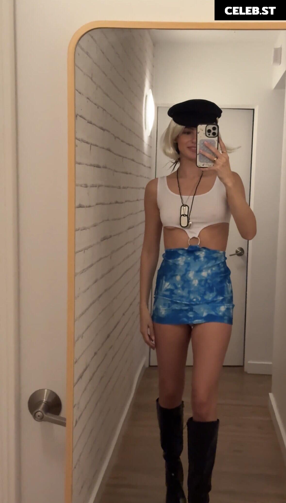 sav - savannah_demers - savannahraedemers Image 20357289