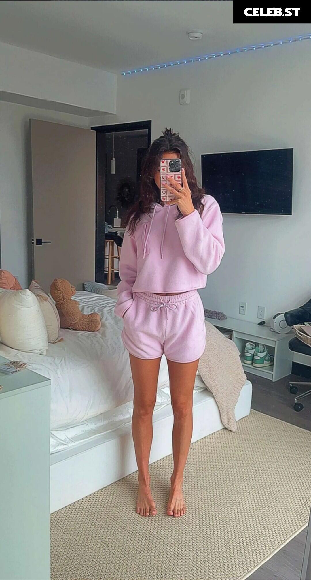 sav - savannah_demers - savannahraedemers Image 20356427