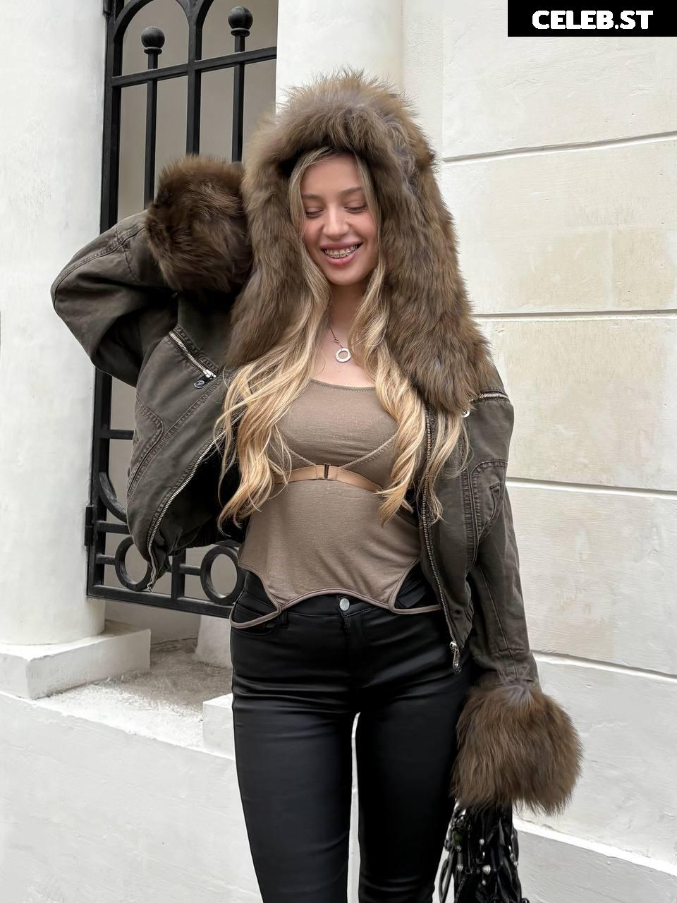 Anisimova Anastasia / anisimovaanastasia Image 20356352