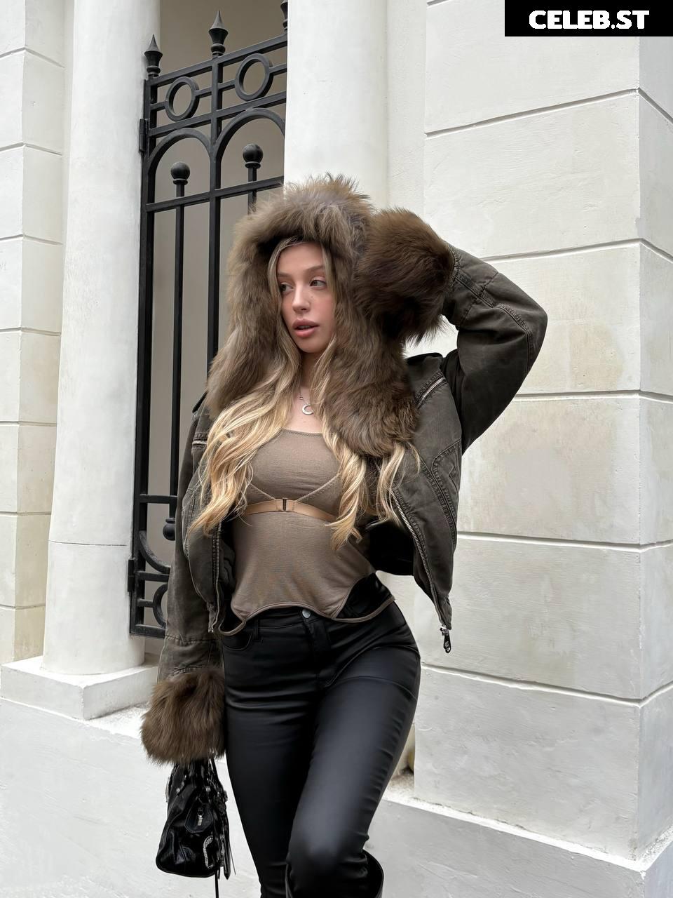 Anisimova Anastasia / anisimovaanastasia Image 20356347