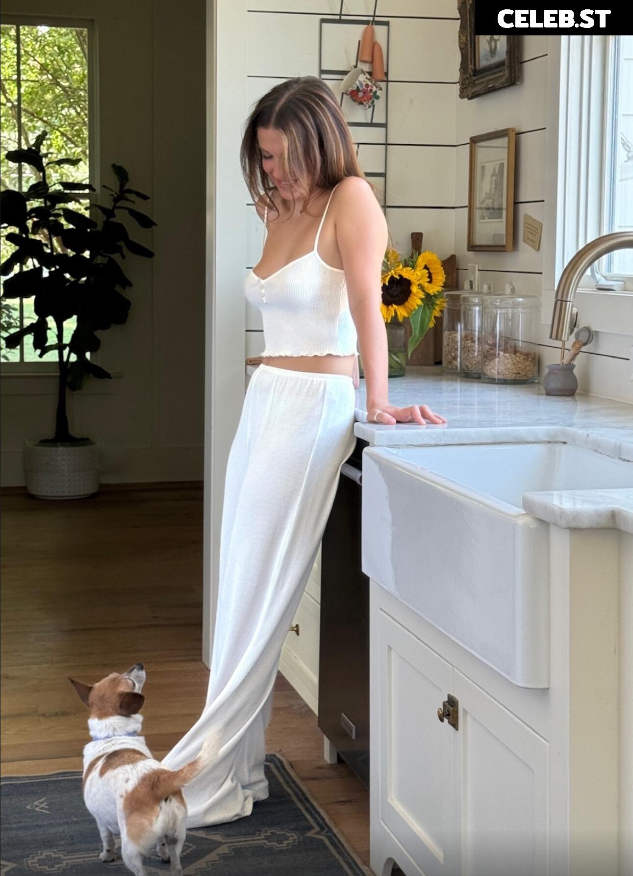 Millie Bobby Brown Image 2034356