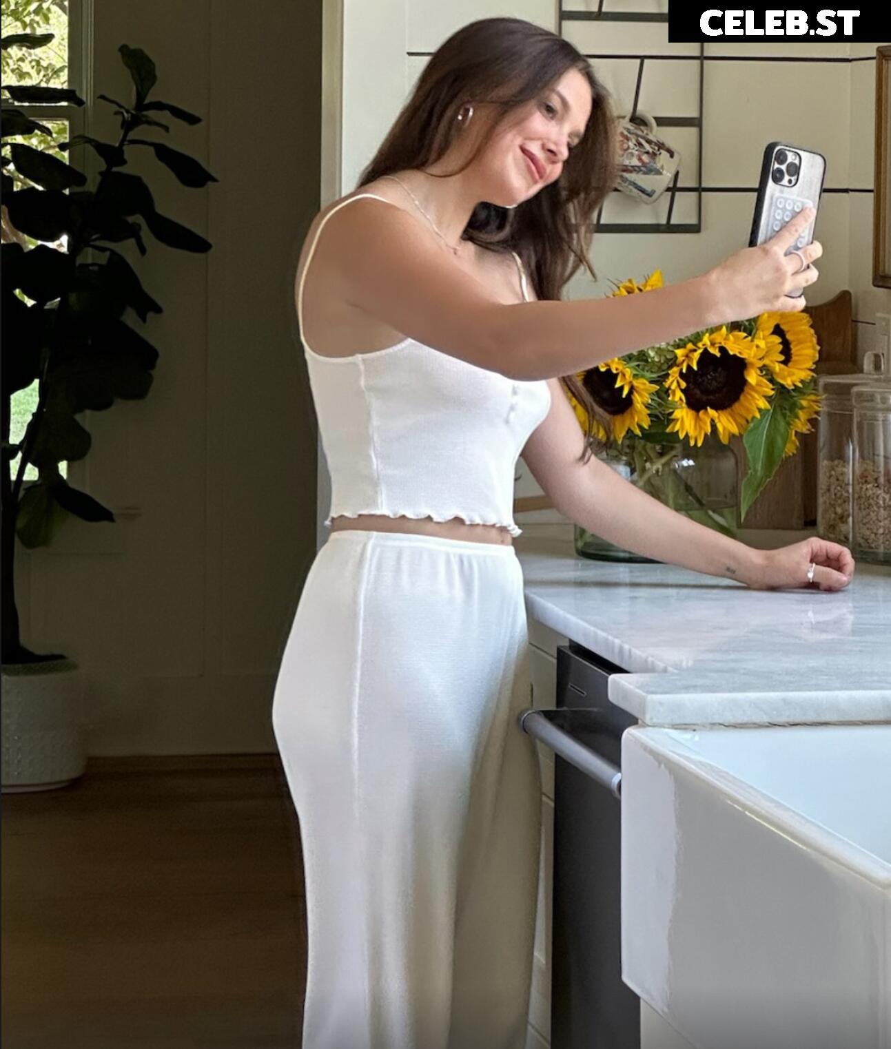 Millie Bobby Brown Image 2034321