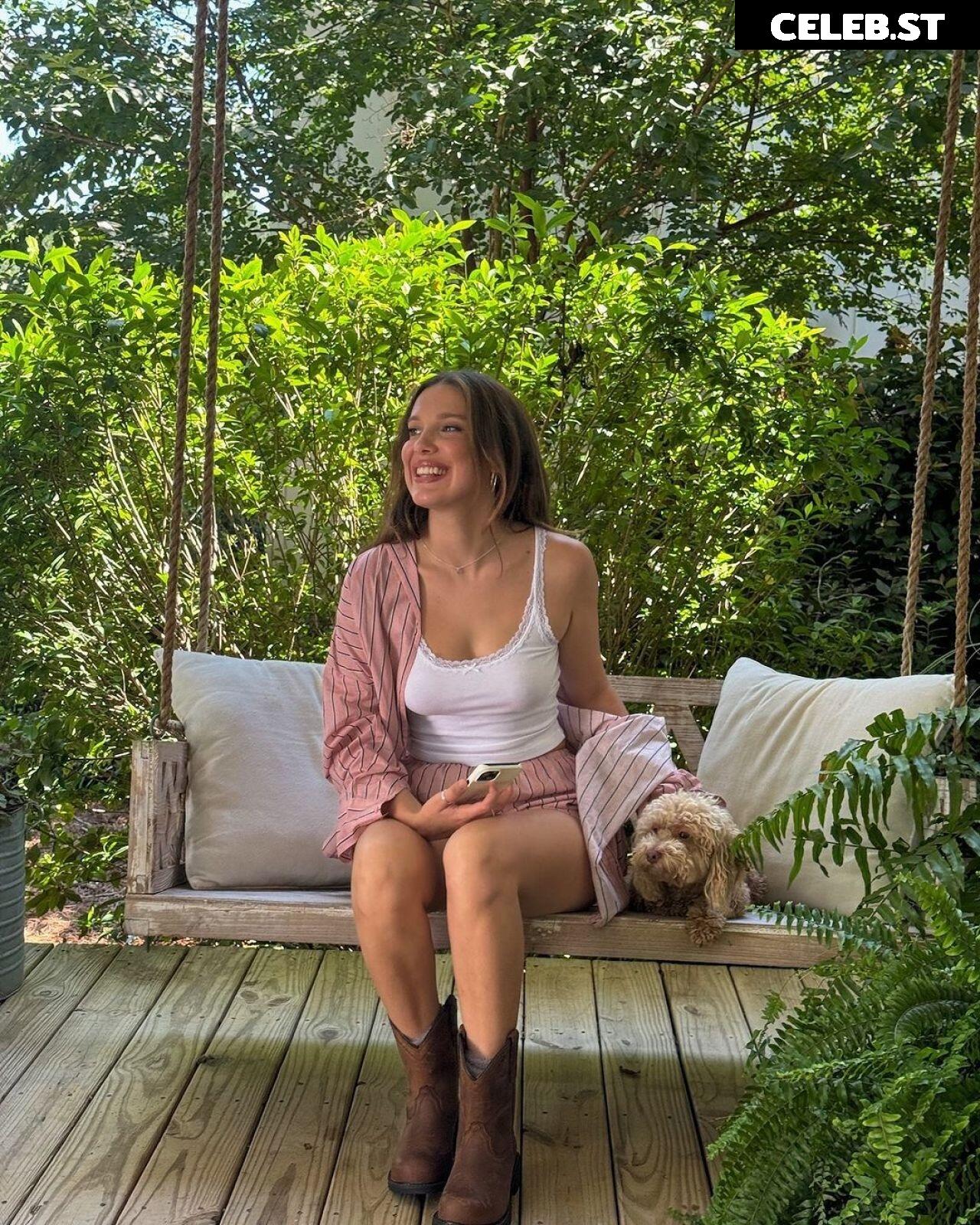 Millie Bobby Brown Image 2033859