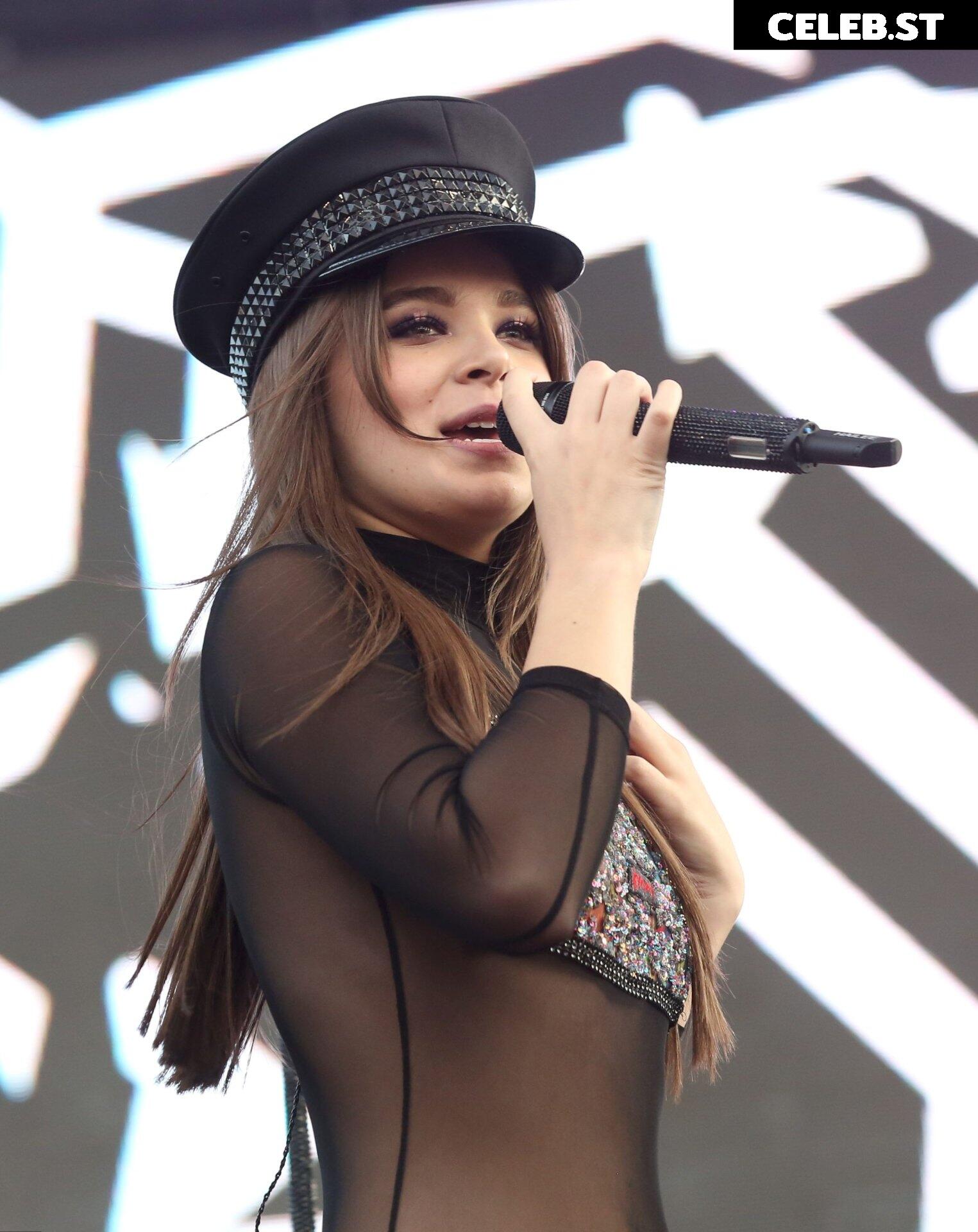 Hailee Steinfeld Image 2025190