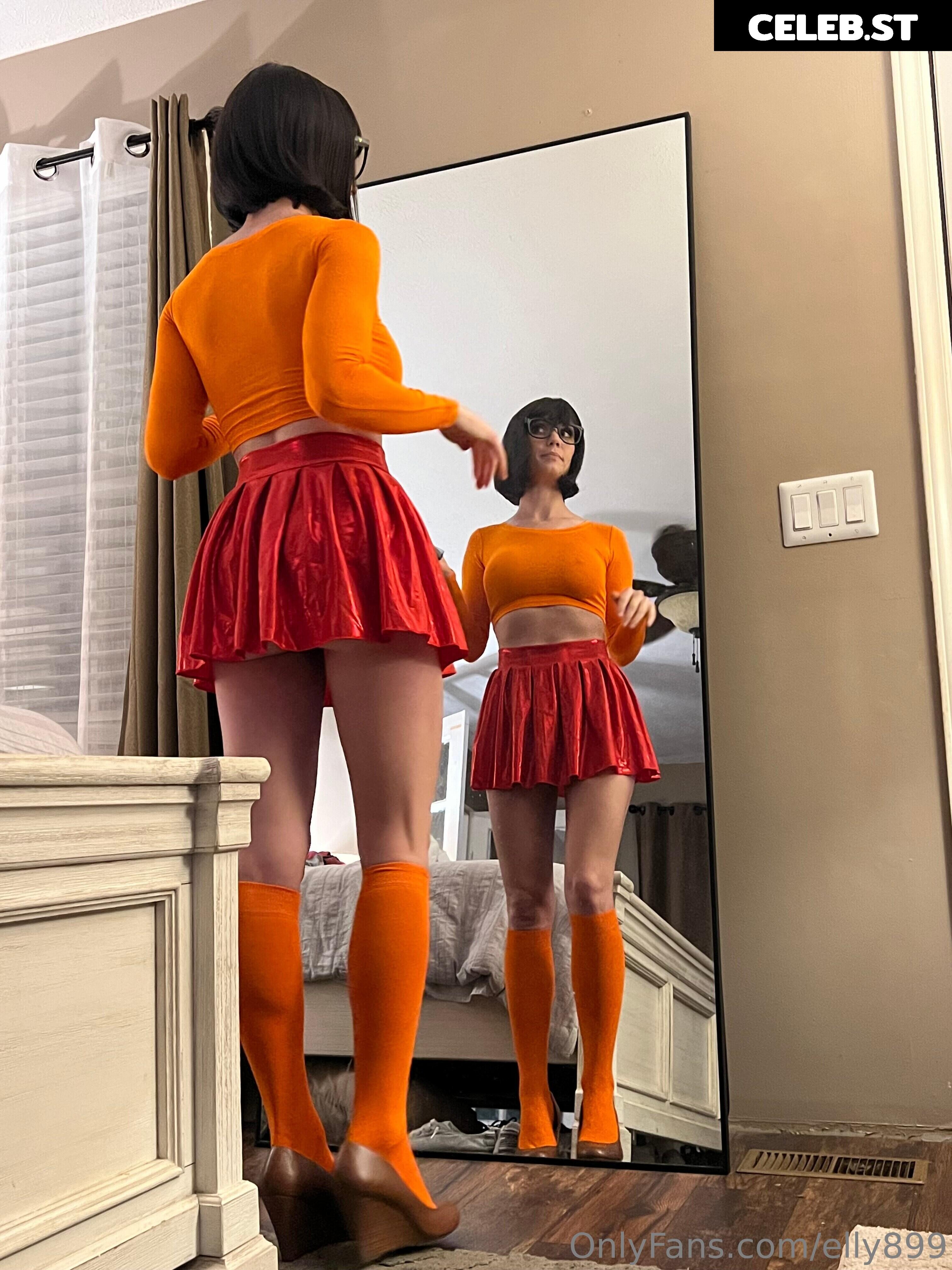 Elly Wood / elly899 / SE Couple / fine_contribution193 Image 20250267