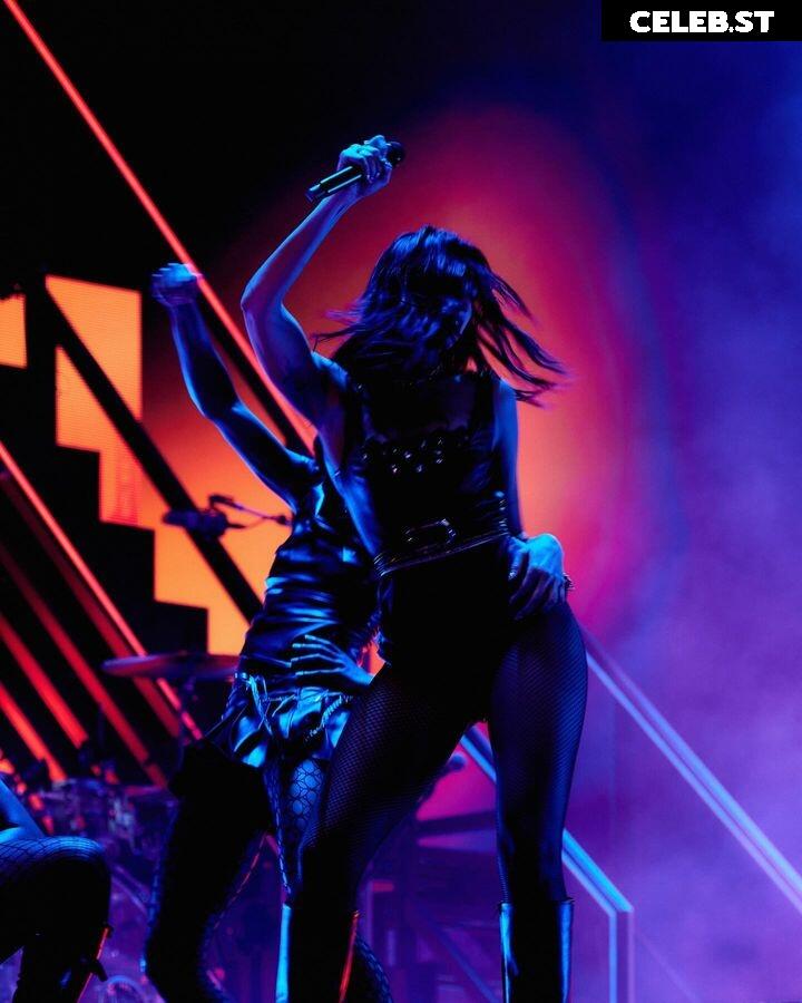 Dua Lipa Image 2025989
