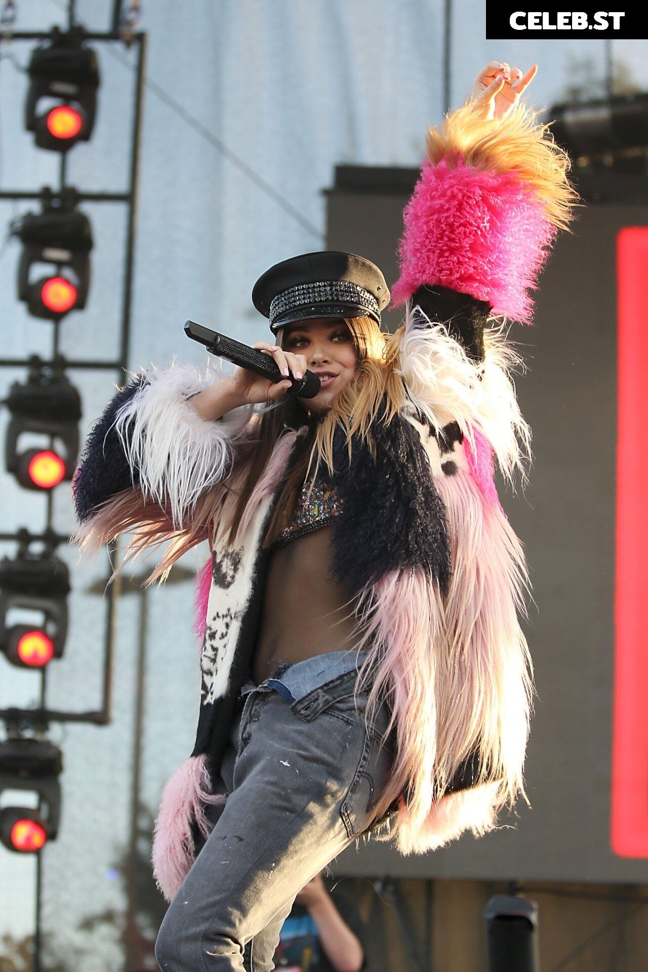 Hailee Steinfeld Image 2024992