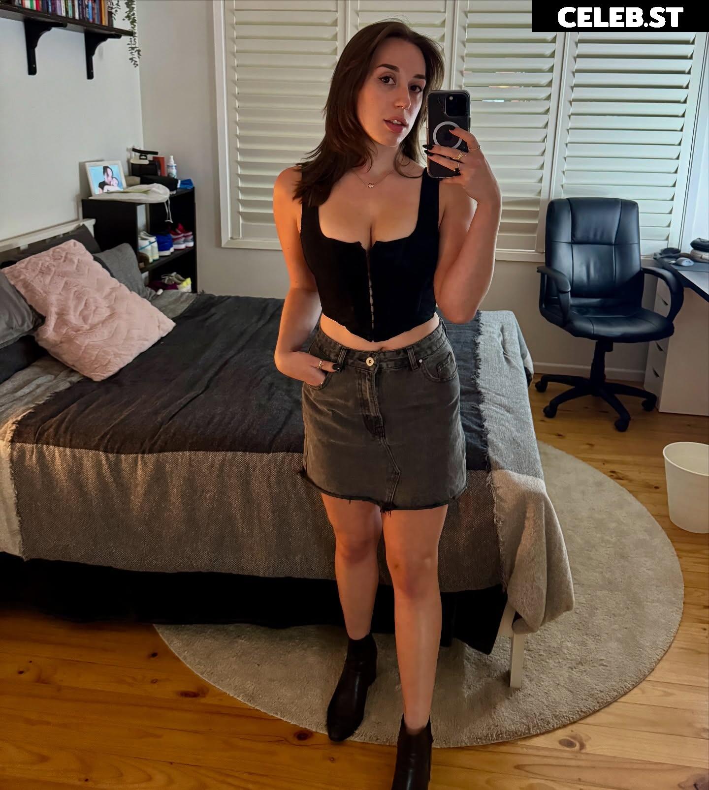 Abby boom / abbyboomofficial Image 20211261