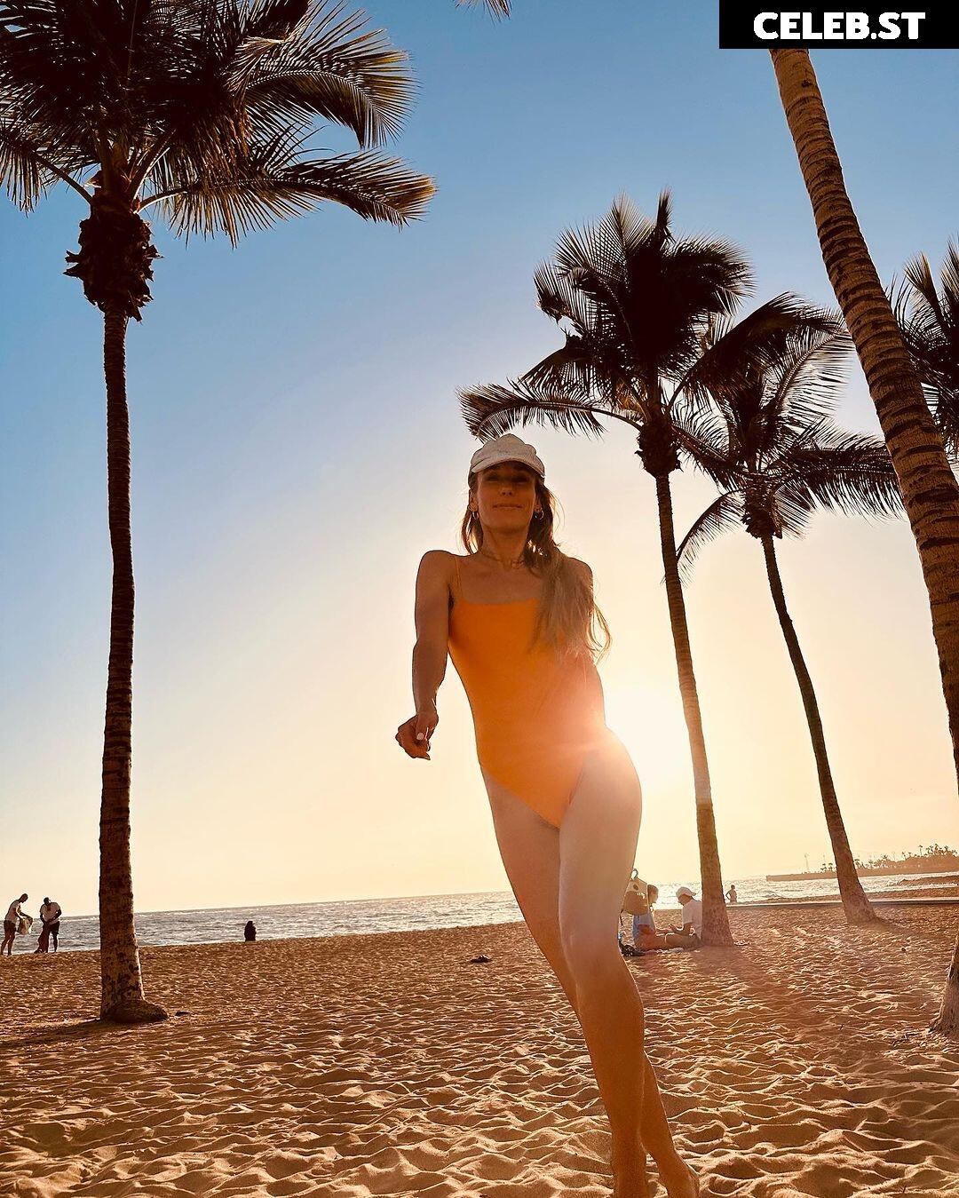 Annemarie Carpendale Image 2021263