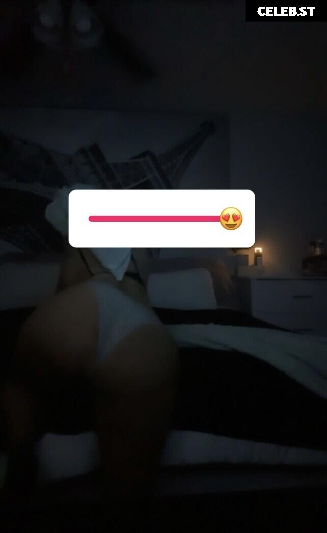Anyone got stuff on @meloo.wo ? Image 20228487